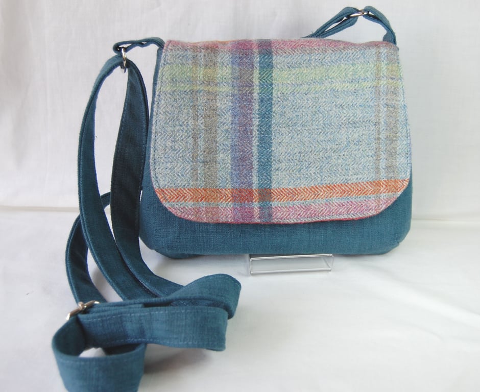 Wool Tartan "Bella" Handbag in Blue 