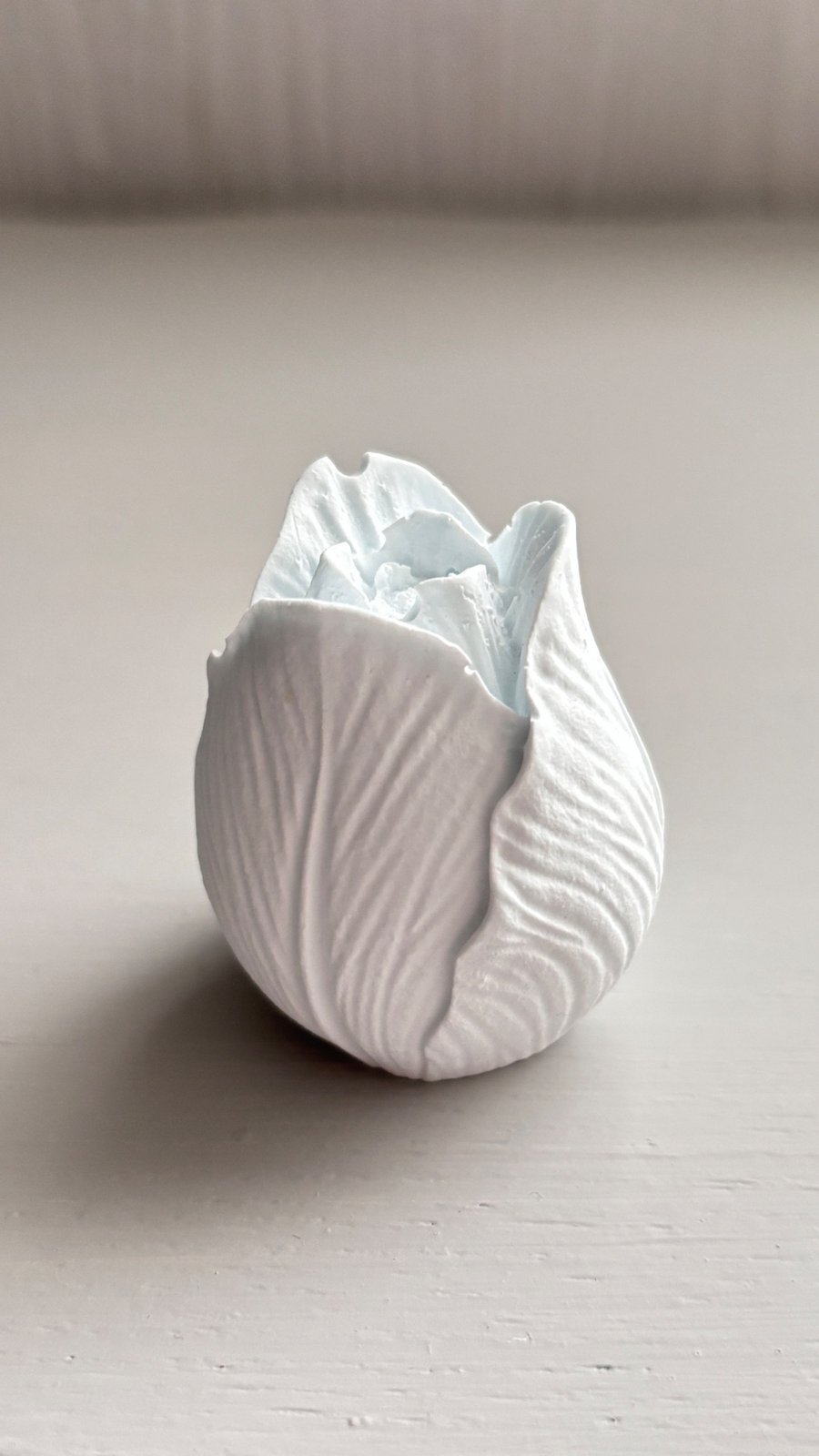 Pale Blue Tulip Essential Oil Fragrance Diffuser 