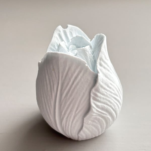 Pale Blue Rose Bud Essential Oil Fragrance Diffuser 