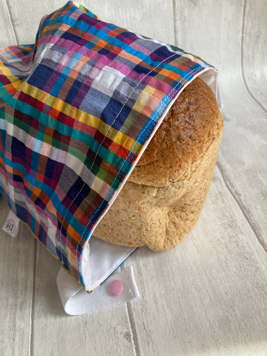 Bread bag  lined with PUL - reusable and washable. Multi-coloured seersucker.