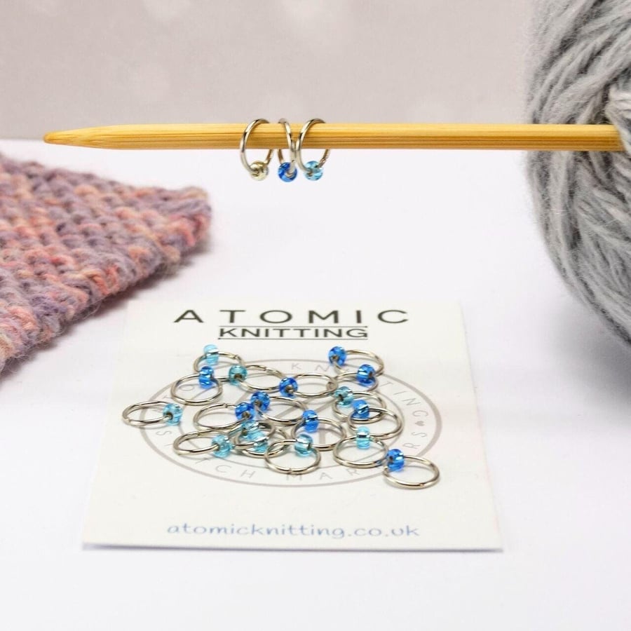 Fergus Sings The Blues - 21 Jewel Stitch Marker Set to fit up to 4mm needles Min