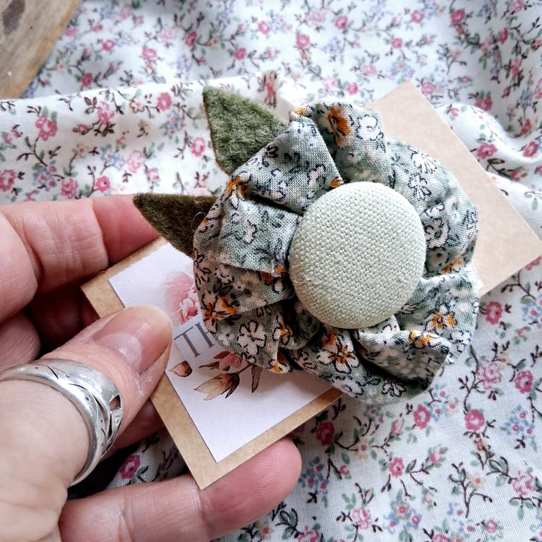 fabric brooch no 4