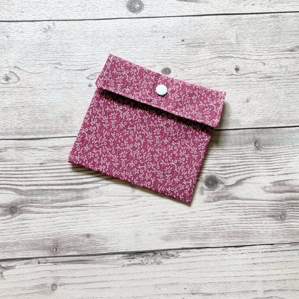 Discreet sanitary pouch. Feminine products holder. Ditsy floral pink.
