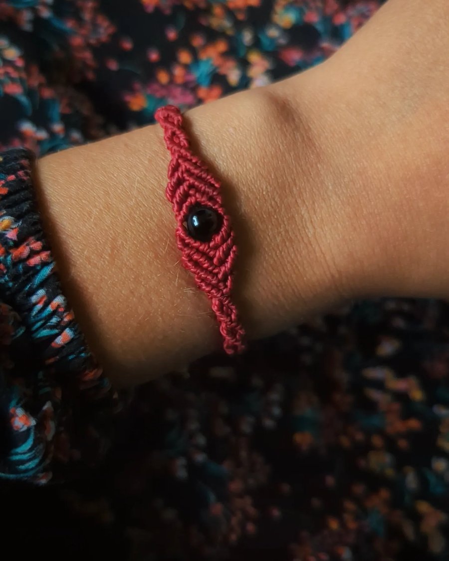 Macrame bracelet with Tourmaline 