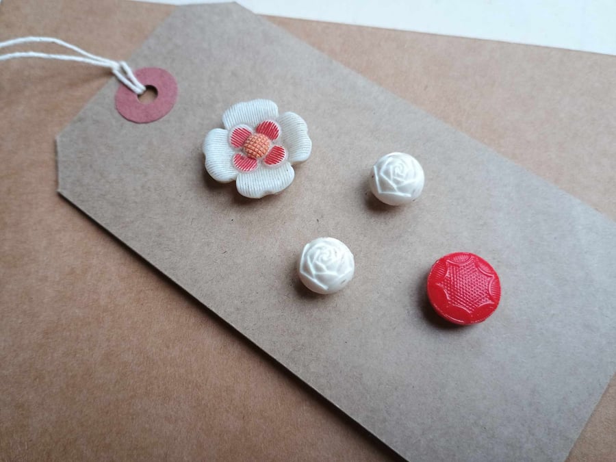 Vintage Novelty Buttons Rose, Daisy, Flower - Perfectly Imperfect