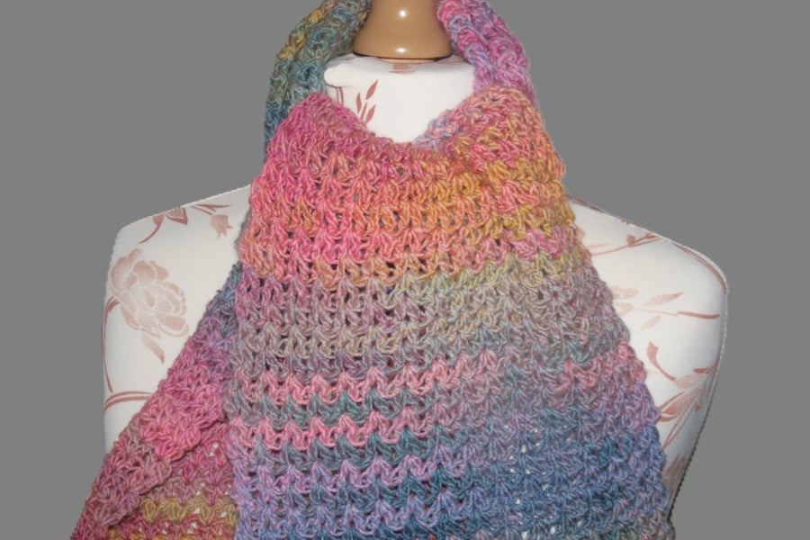Pretty Crochet Scarf 