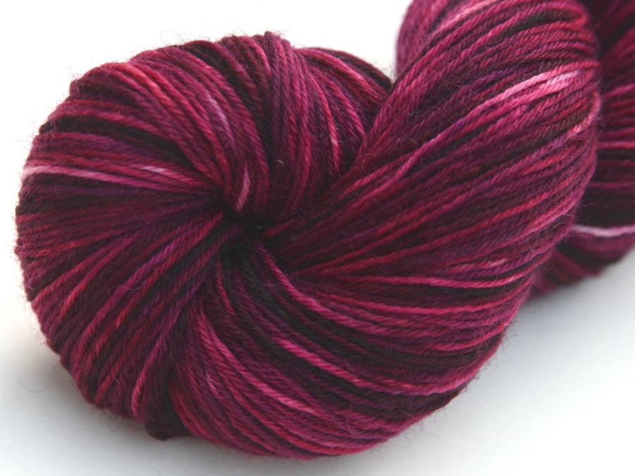 Morello - Superwash Polwarth 4-ply yarn