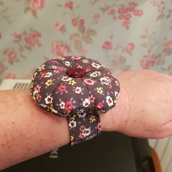Cath Kidston small flowers fabric wrist pin cushion