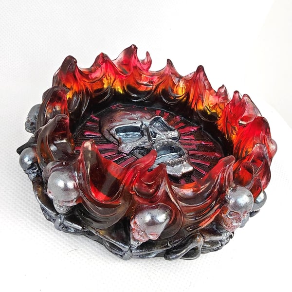 Gothic Skull Ashtray: Handmade Resin Tray with Flames & Skeletons