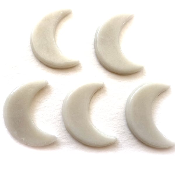 Pack of 5 white 20mm New Moons made with Bullseye 90coe glass