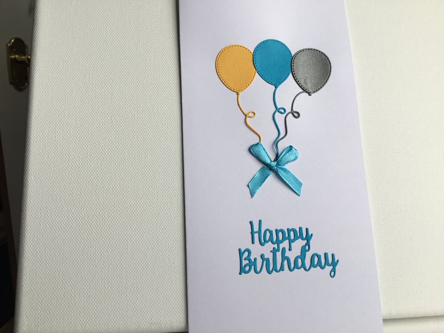 A bright Balloon Birthday card. CC558