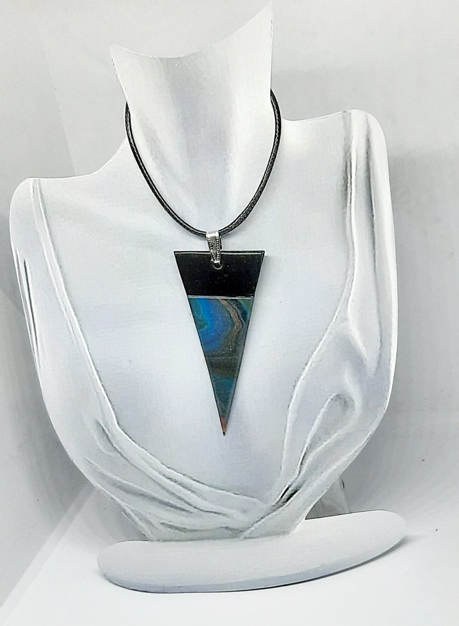 Marble and black pendant necklace 
