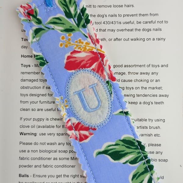 Personalised bookmark Letter U or V