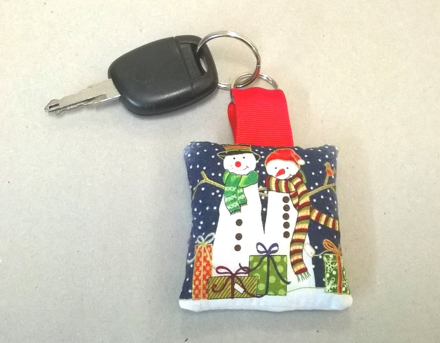 Christmas key ring with snowmen pattern