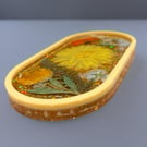 Handmade Resin Trinket Tray with Pressed Flowers – Floral Jewellery Dish, Gold 