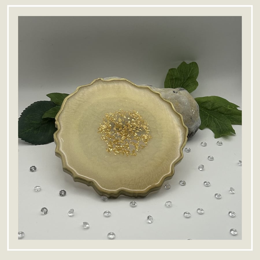 Resin Geode Style Single Coaster in Gold and White with Gold Leaf and Glass
