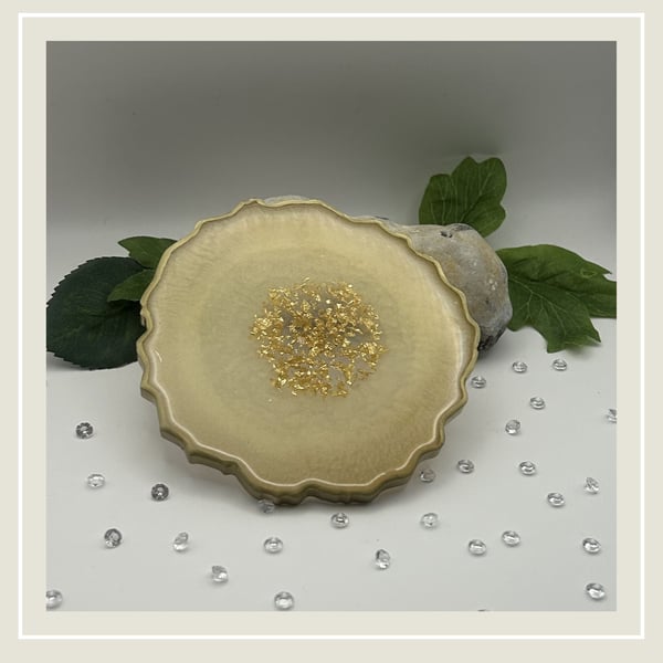 Resin Geode Style Single Coaster in Gold and White with Gold Leaf and Glass