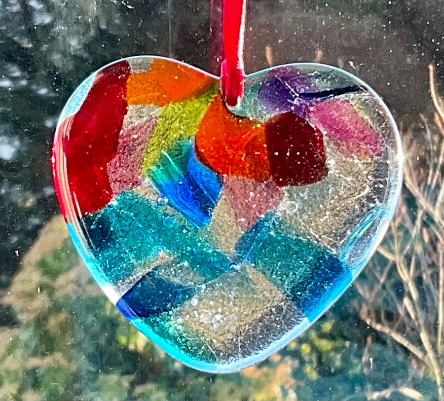 Fused glass heart suncatcher 