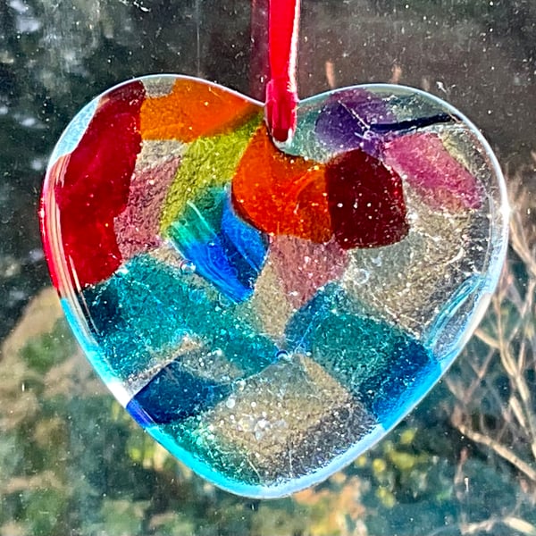 Fused glass heart suncatcher 