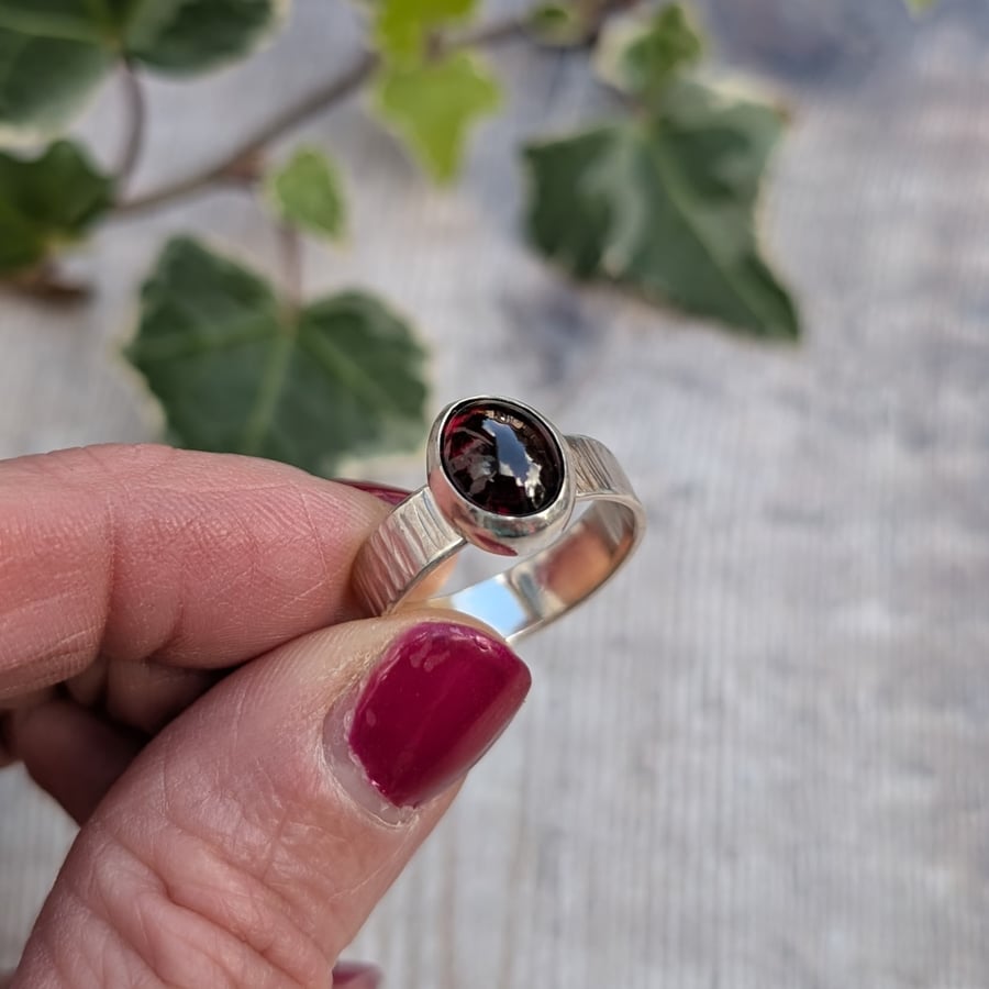 Sterling Silver Bark Textured Garnet Ring - UK Size O - JBJ4038