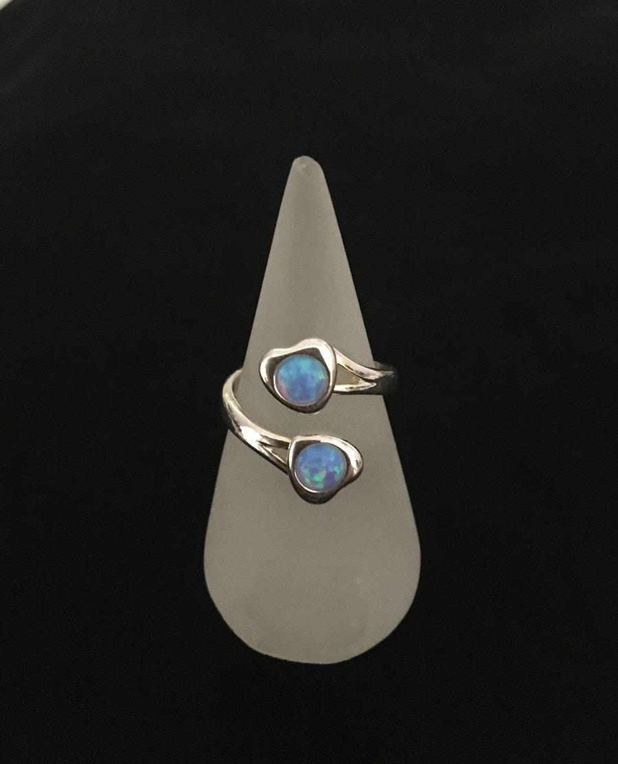 Delightful Twin Heart Ring Set with Faux Opals