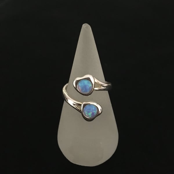 Delightful Twin Heart Ring Set with Faux Opals