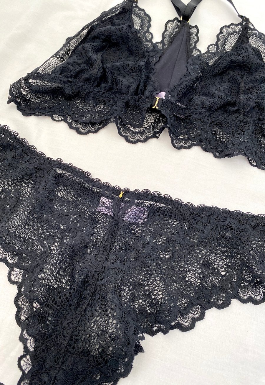 Handmade black scallop lace and bamboo jersey lingerie set