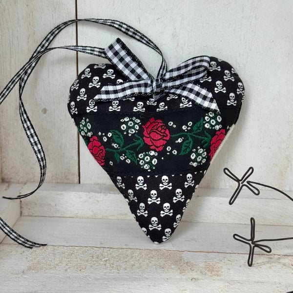 HALLOWEEN ROSE HEART DECORATION - skull and crossbones, red roses