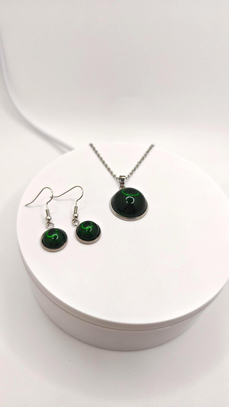 Handmade Resin Jewelry Set: Emerald Green Or Cherry Red- Necklace And Earrings