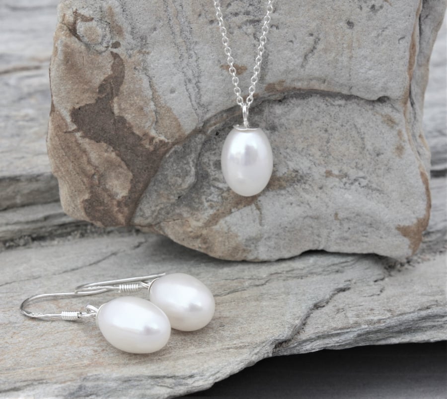 Freshwater Pearl Drop Pendant And Earrings Set