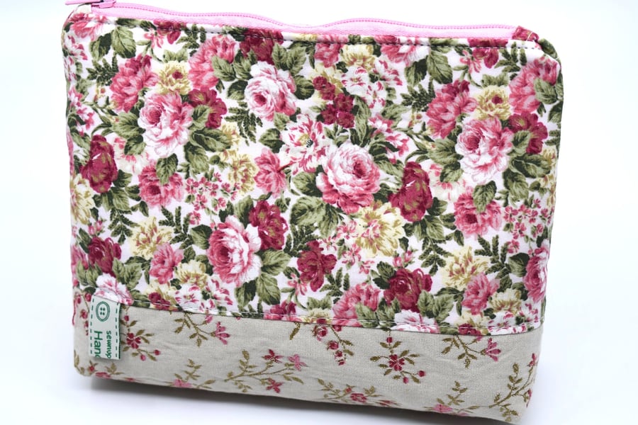 A country style fabric zip top pouch bag,  to store any small precious items.