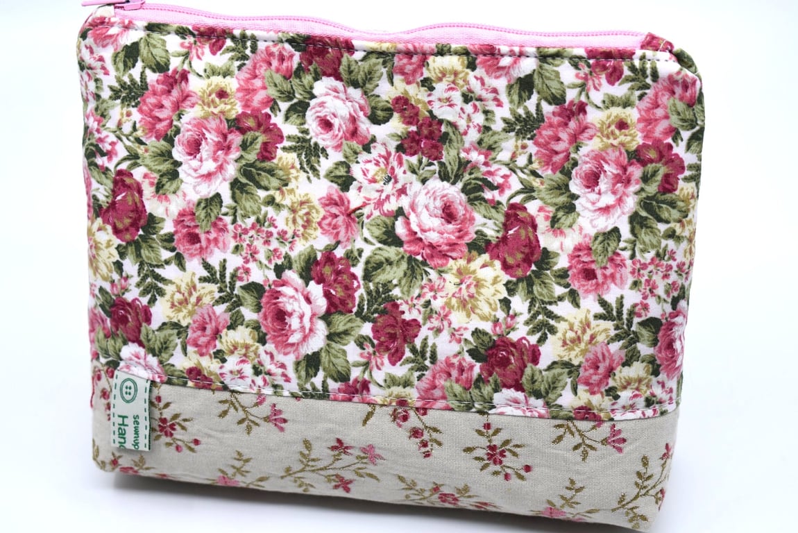 A country style fabric zip top pouch bag,  to store any small precious items.