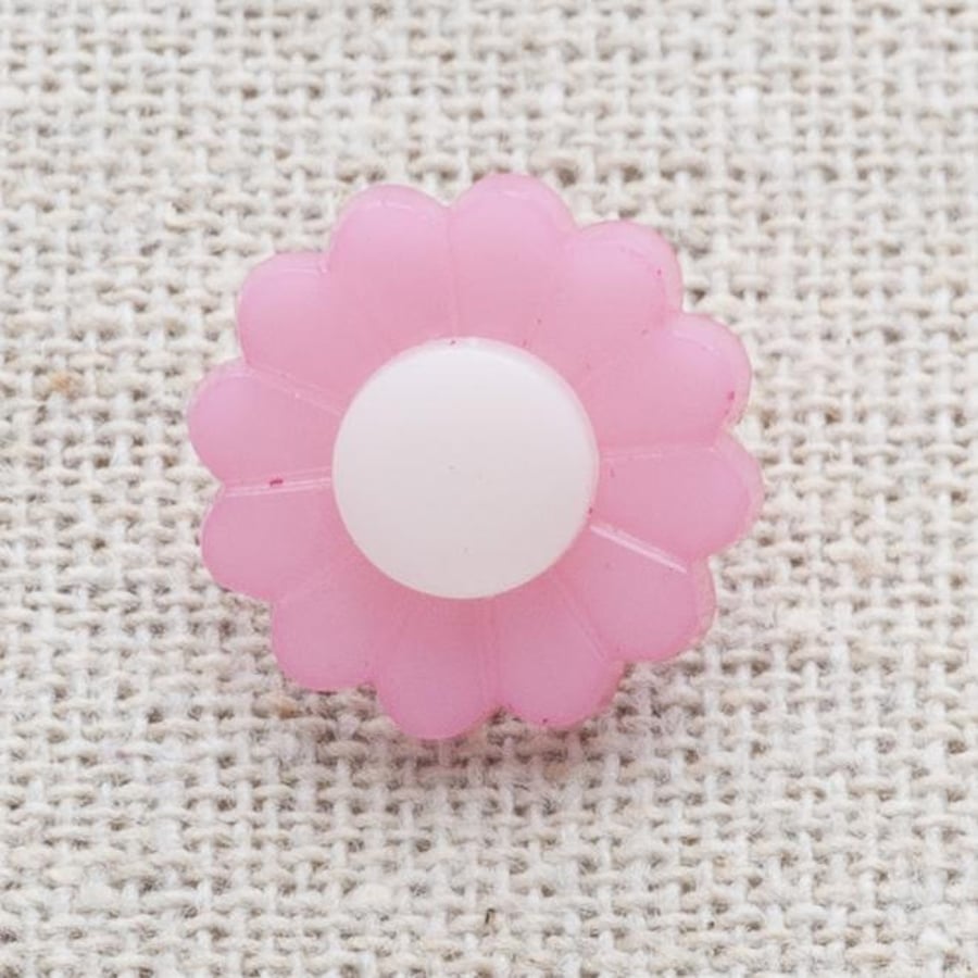 Pink Daisy flower buttons for knitting and crochet 15mm