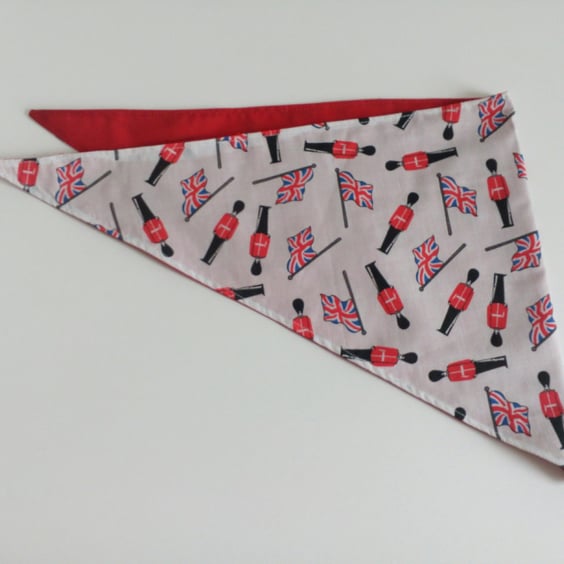 Dog Bandana, med size, 16"-22", neckerchief style, red, white, British theme
