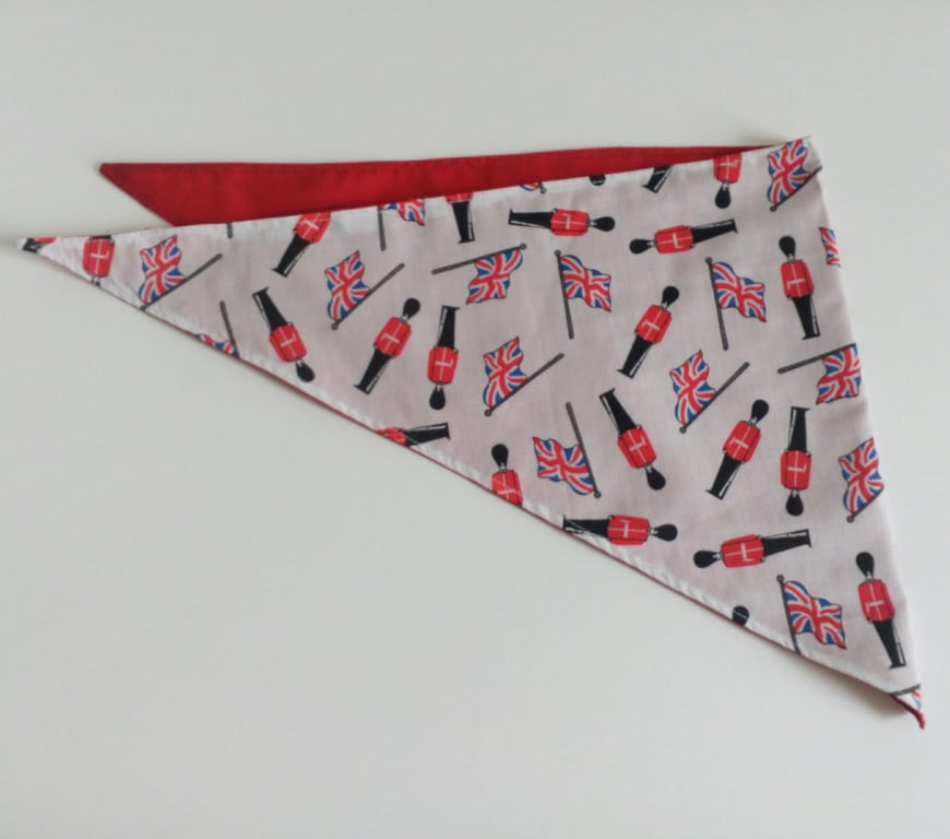 Dog Bandana, med size, 16"-22", neckerchief style, red, white, British theme