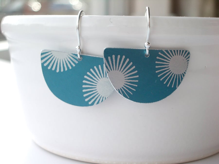 Fan earrings with sunburst in teal and silver