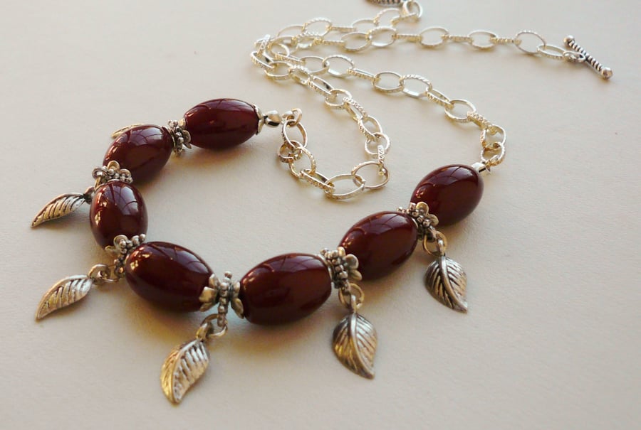 Collar Necklace Red Agate and Silver Leaf    KCJ417