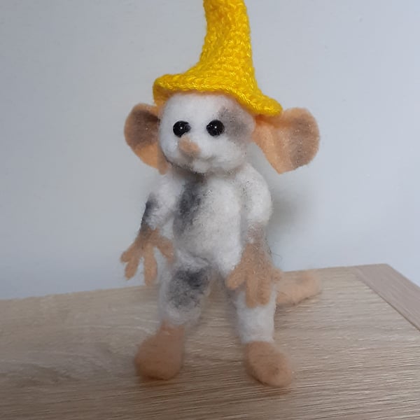 Needle Felted Witch Mouse