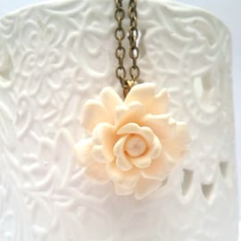 Vintage Cream Rose Necklace 