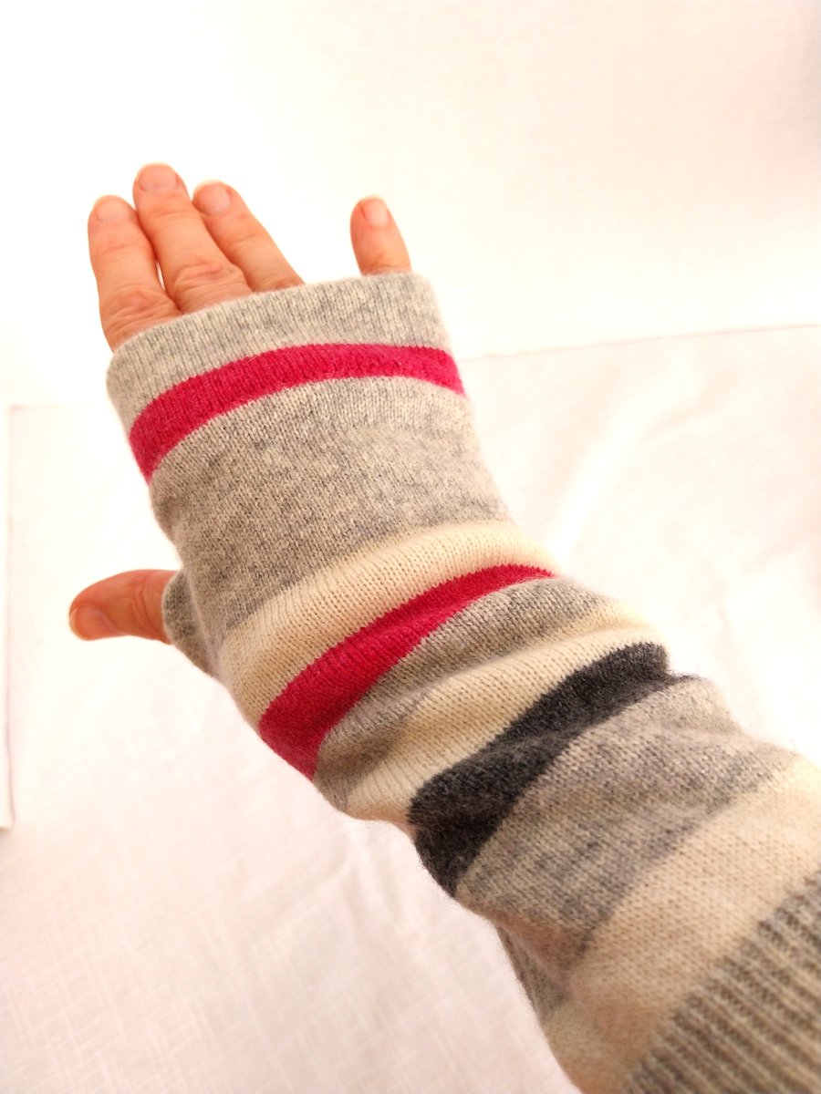 Recycled 100% Cashmere fingerless gloves