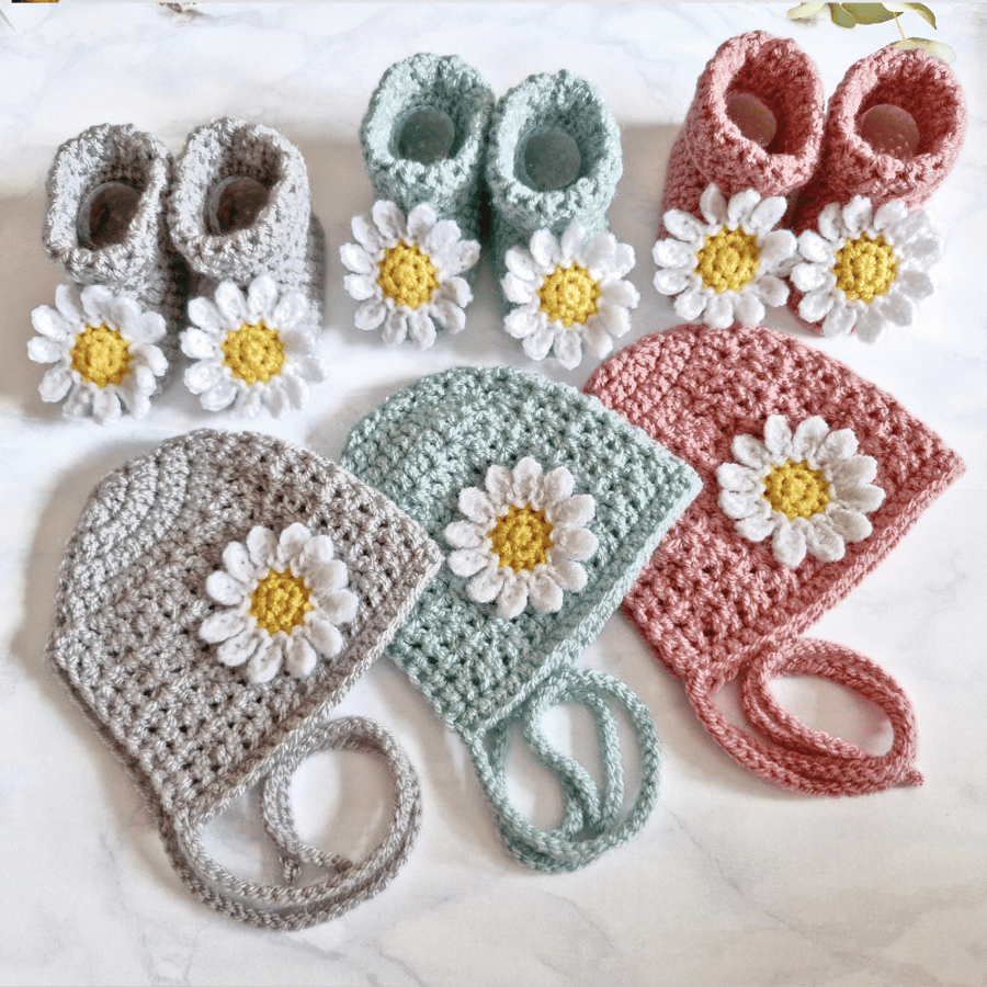 Daisy Crochet Baby Set – Booties and Bonnet Gift for Newborn to 6 Months