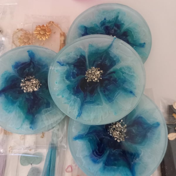 Round 10cm resin coasters, Blue and silver coasters,Set of 4 available,Resin coa