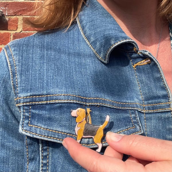 Beagle Pin Badge, brooch, resin bag charm, craft drop