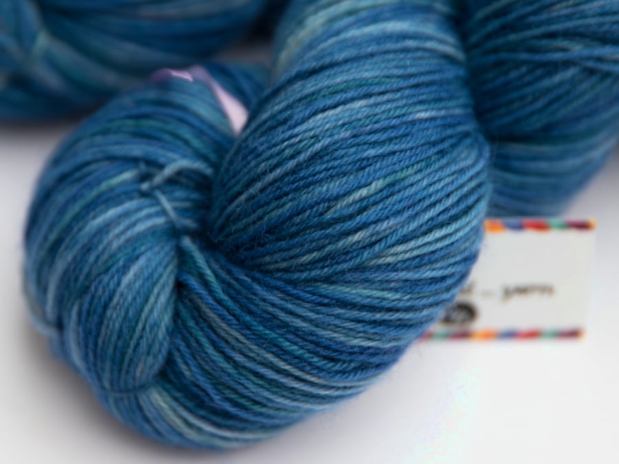 Passing Cirrus - Superwash merino nylon 4 ply yarn