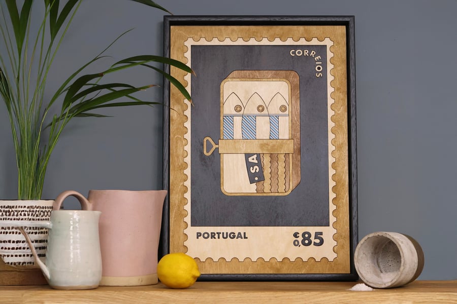 WOODEN ILLUSTRATION: SARDINES