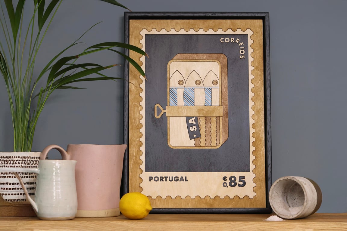 WOODEN ILLUSTRATION: SARDINES