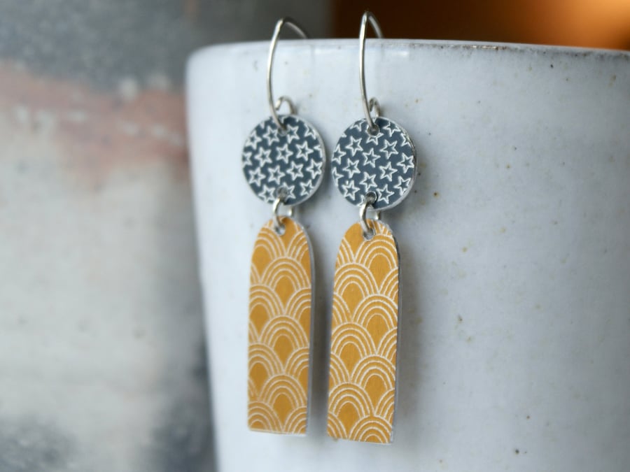 Colour pop long earrings - mustard & grey