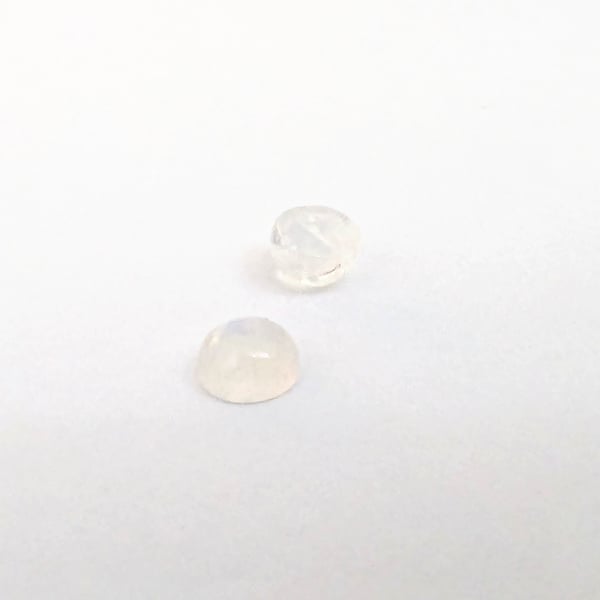 QTY 10 Moonstone 5 mm Cabochon cut