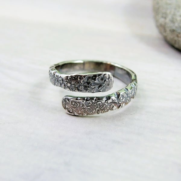Sterling Silver Ring. Rustic Textured Overlap Ring. UK Size M-N