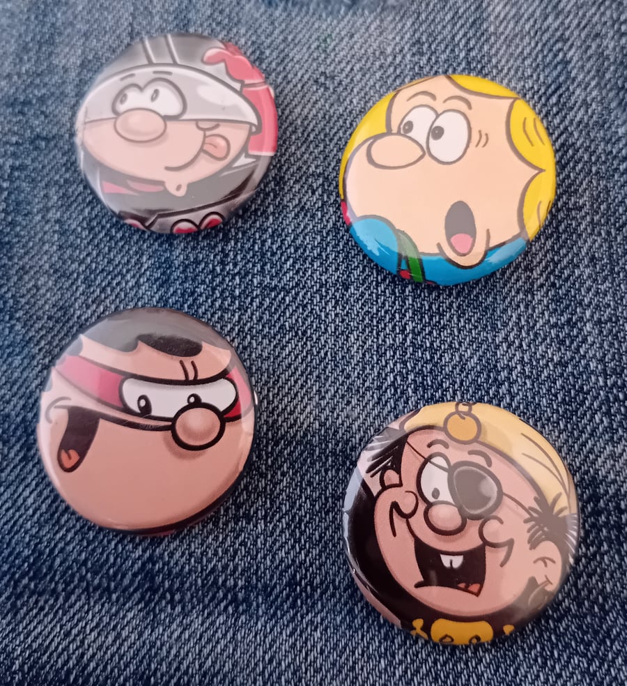 Vintage Comic Badge – Faces